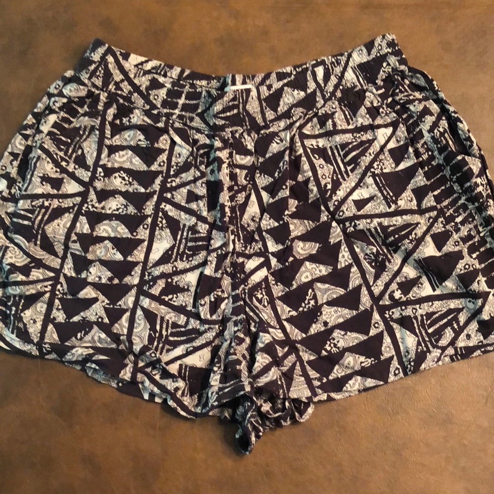 Mossimo pattern shorts